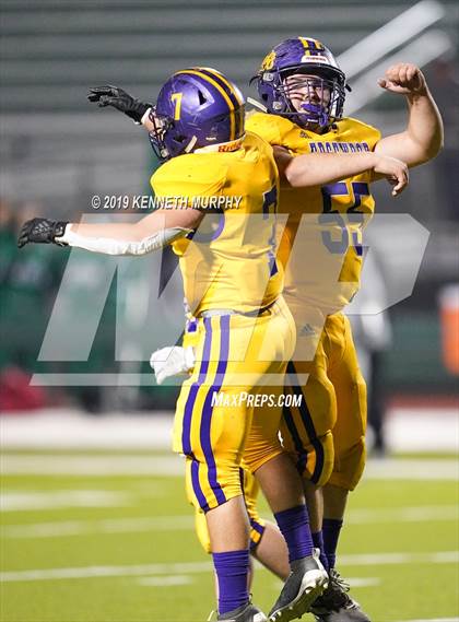 Thumbnail 3 in Edgewood vs Clifton (UIL 3A Bi-District Playoff) photogallery.