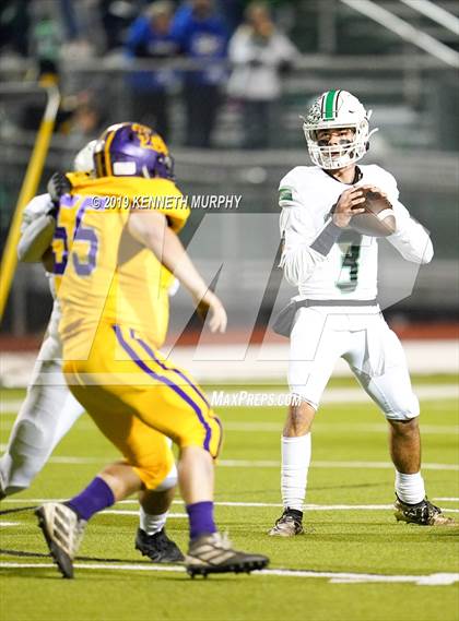Thumbnail 3 in Edgewood vs Clifton (UIL 3A Bi-District Playoff) photogallery.