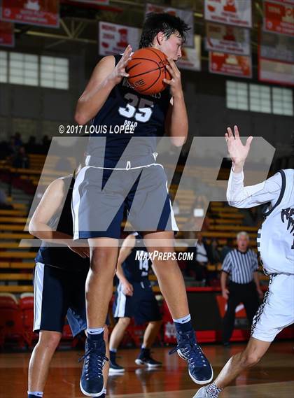 Thumbnail 3 in Rancho Mirage vs. Rolling Hills Prep (Nike Extravaganza) photogallery.