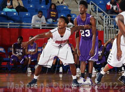 Thumbnail 3 in Bishop Dunne vs. Lincoln (Thanksgiving Hoopfest) photogallery.