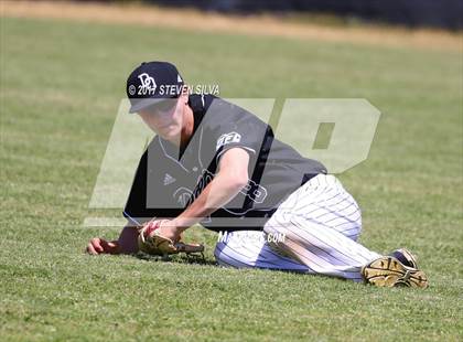 Thumbnail 2 in Del Oro vs. Menlo School (67th Annual San Diego Lions Tournament) photogallery.