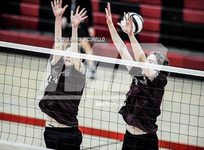 Thumbnail 2 in Corona del Sol vs. Hamilton (Brophy Invitational) photogallery.