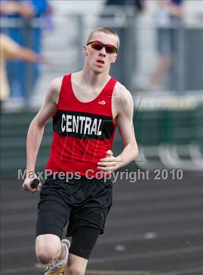Thumbnail 1 in True Team Section 6AAA (Boys 4x800m Relay) photogallery.