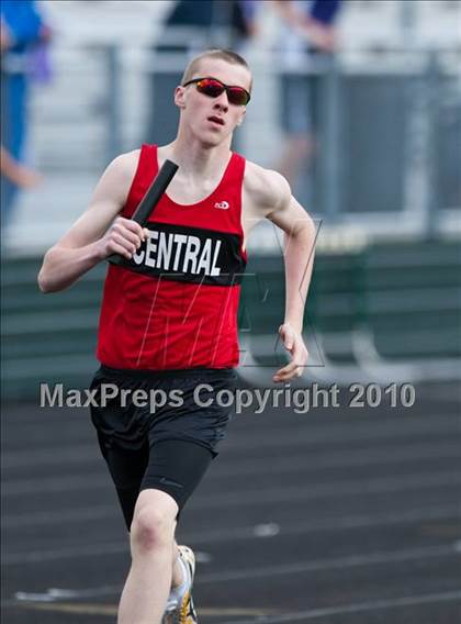 Thumbnail 3 in True Team Section 6AAA (Boys 4x800m Relay) photogallery.