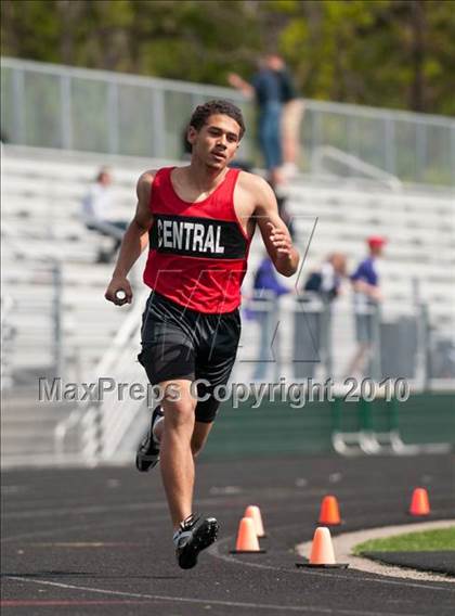 Thumbnail 2 in True Team Section 6AAA (Boys 4x800m Relay) photogallery.