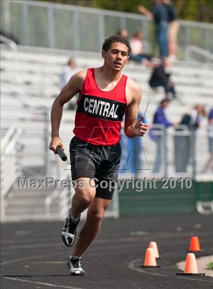 Thumbnail 1 in True Team Section 6AAA (Boys 4x800m Relay) photogallery.