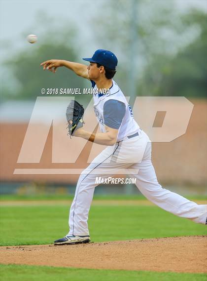 Thumbnail 3 in Sierra Canyon vs Poly photogallery.