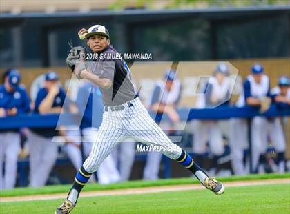 Thumbnail 2 in Sierra Canyon vs Poly photogallery.