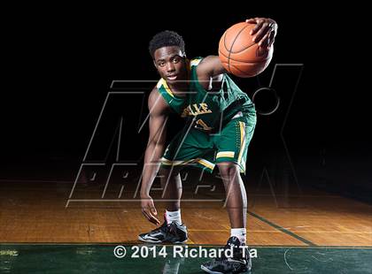 Thumbnail 1 in Roselle Catholic (Preseason Top 10 Photo Shoot) photogallery.