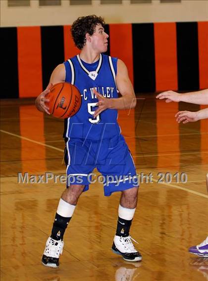 Thumbnail 2 in Allegheny-Clarion Valley vs North Clarion (PIAA District 9 KSAC Final) photogallery.