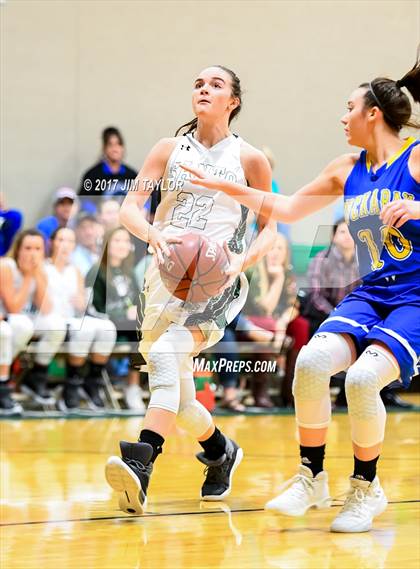 Thumbnail 2 in Huckabay @ Santo photogallery.
