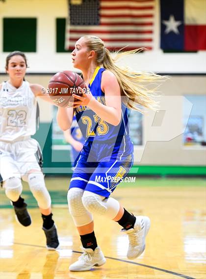 Thumbnail 3 in Huckabay @ Santo photogallery.