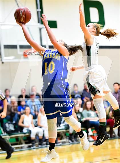 Thumbnail 3 in Huckabay @ Santo photogallery.