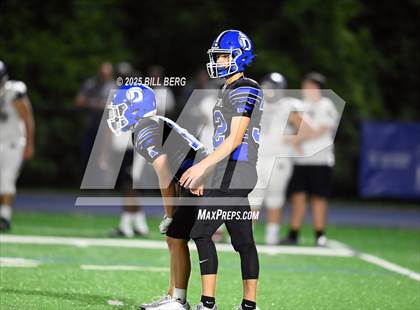 Thumbnail 1 in Naugatuck @ Darien photogallery.