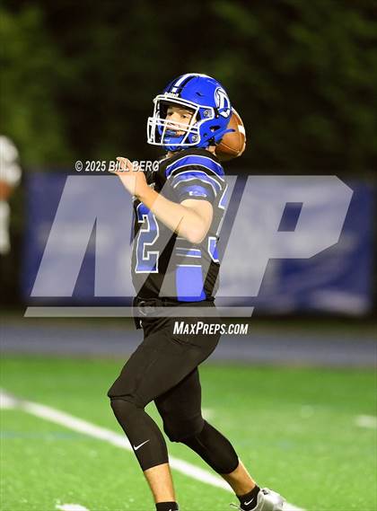 Thumbnail 3 in Naugatuck @ Darien photogallery.