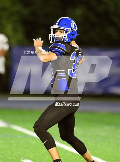 Thumbnail 2 in Naugatuck @ Darien photogallery.