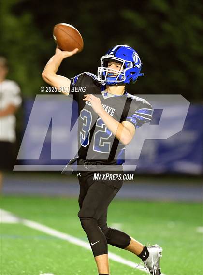 Thumbnail 1 in Naugatuck @ Darien photogallery.