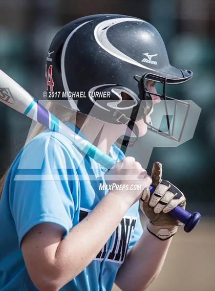 Thumbnail 3 in Las Plumas vs. Pleasant Valley photogallery.