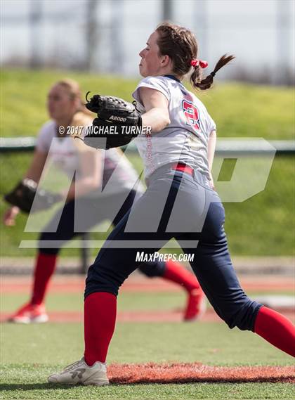 Thumbnail 3 in Las Plumas vs. Pleasant Valley photogallery.