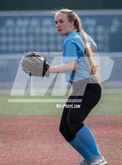 Thumbnail 2 in Las Plumas vs. Pleasant Valley photogallery.