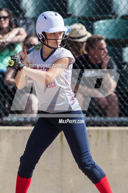 Thumbnail 3 in Las Plumas vs. Pleasant Valley photogallery.