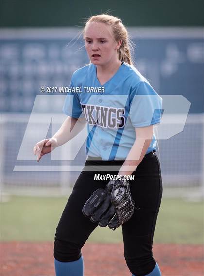 Thumbnail 1 in Las Plumas vs. Pleasant Valley photogallery.