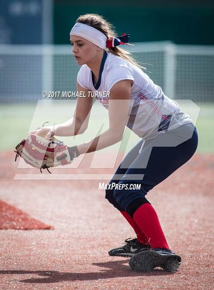 Thumbnail 2 in Las Plumas vs. Pleasant Valley photogallery.