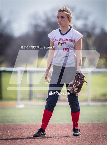 Thumbnail 2 in Las Plumas vs. Pleasant Valley photogallery.