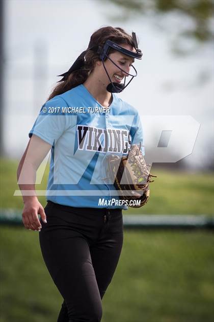 Thumbnail 2 in Las Plumas vs. Pleasant Valley photogallery.