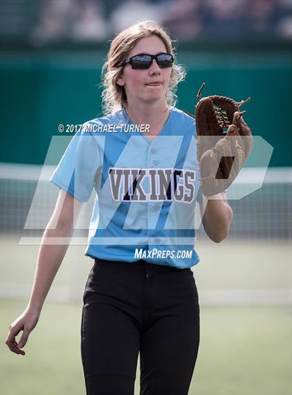 Thumbnail 3 in Las Plumas vs. Pleasant Valley photogallery.