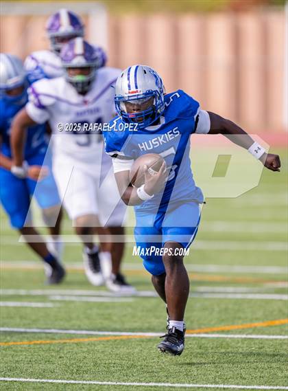Thumbnail 1 in Lufkin vs. Westbury (UIL Football 5A D1 Bi-District) photogallery.