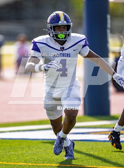 Thumbnail 1 in Lufkin vs. Westbury (UIL Football 5A D1 Bi-District) photogallery.