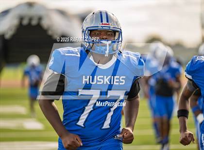 Thumbnail 2 in Lufkin vs. Westbury (UIL Football 5A D1 Bi-District) photogallery.