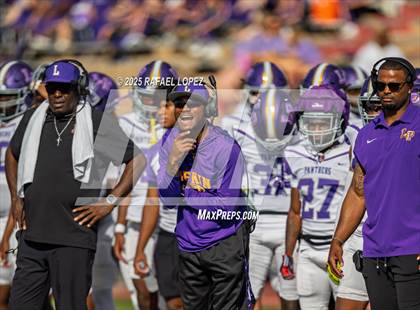 Thumbnail 1 in Lufkin vs. Westbury (UIL 5A D1 Football Bi-District) photogallery.