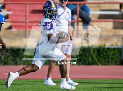 Thumbnail 2 in Lufkin vs. Westbury (UIL Football 5A D1 Bi-District) photogallery.