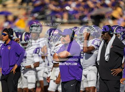 Thumbnail 3 in Lufkin vs. Westbury (UIL Football 5A D1 Bi-District) photogallery.
