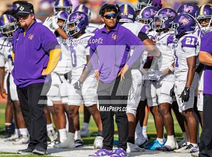 Thumbnail 1 in Lufkin vs. Westbury (UIL Football 5A D1 Bi-District) photogallery.