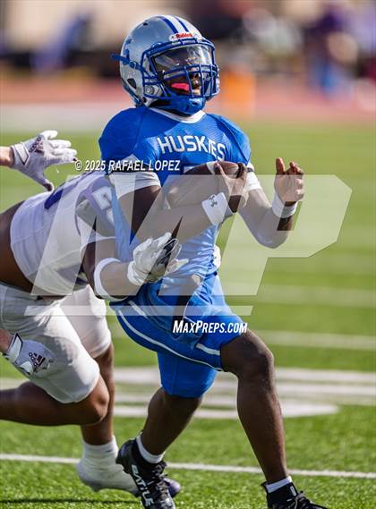 Thumbnail 2 in Lufkin vs. Westbury (UIL Football 5A D1 Bi-District) photogallery.