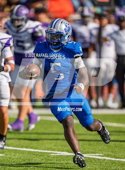 Thumbnail 2 in Lufkin vs. Westbury (UIL 5A D1 Football Bi-District) photogallery.