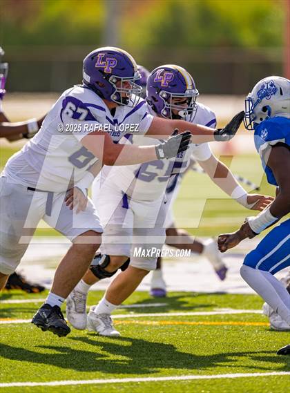 Thumbnail 2 in Lufkin vs. Westbury (UIL 5A D1 Football Bi-District) photogallery.