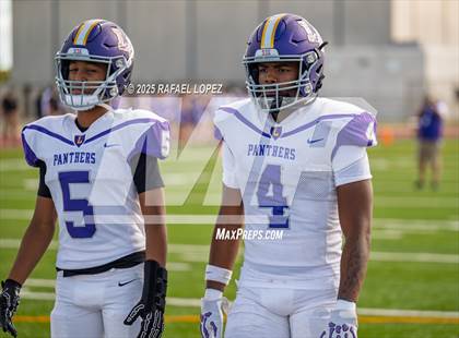 Thumbnail 3 in Lufkin vs. Westbury (UIL 5A D1 Football Bi-District) photogallery.