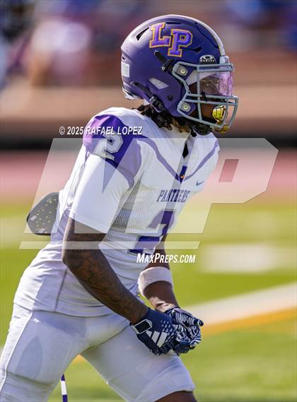 Thumbnail 1 in Lufkin vs. Westbury (UIL 5A D1 Football Bi-District) photogallery.