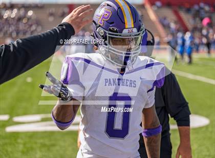 Thumbnail 1 in Lufkin vs. Westbury (UIL Football 5A D1 Bi-District) photogallery.