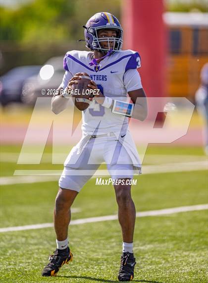 Thumbnail 3 in Lufkin vs. Westbury (UIL 5A D1 Football Bi-District) photogallery.