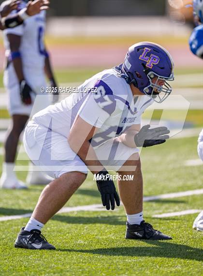 Thumbnail 1 in Lufkin vs. Westbury (UIL Football 5A D1 Bi-District) photogallery.