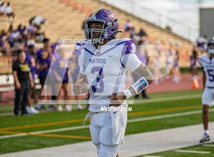 Thumbnail 3 in Lufkin vs. Westbury (UIL 5A D1 Football Bi-District) photogallery.