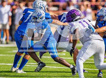 Thumbnail 1 in Lufkin vs. Westbury (UIL 5A D1 Football Bi-District) photogallery.