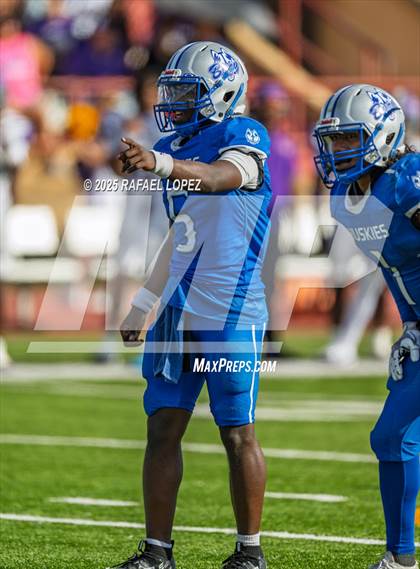 Thumbnail 2 in Lufkin vs. Westbury (UIL 5A D1 Football Bi-District) photogallery.