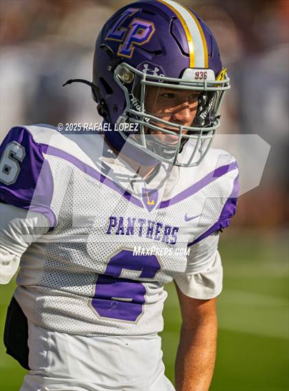 Thumbnail 3 in Lufkin vs. Westbury (UIL Football 5A D1 Bi-District) photogallery.