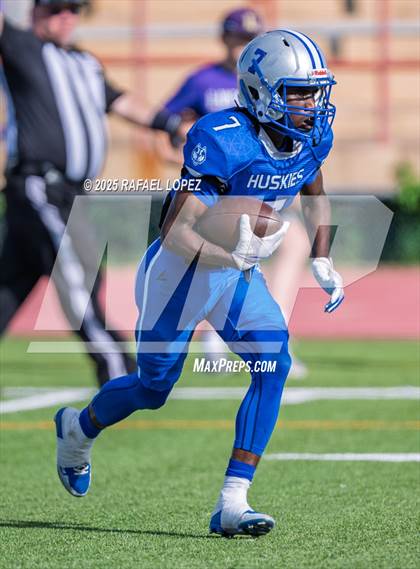 Thumbnail 1 in Lufkin vs. Westbury (UIL Football 5A D1 Bi-District) photogallery.